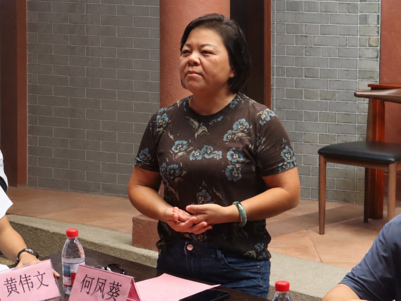 图为寒溪水村党总支委员、宣传委员、妇联主席何凤葵发言。通讯员 张嘉倪 摄.jpg
