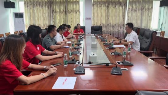 图1：东陂镇人民政府同宣讲团座谈